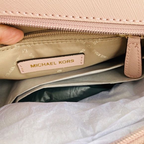 Michael Kors Selma medium satchel bag - Picture 3 of 8